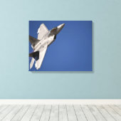 Een F-22 Raptor-vliegtuig Canvas Afdruk (Insitu (Houten vloer))