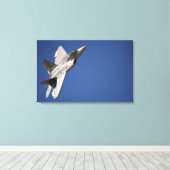 Een F-22 Raptor-vliegtuig Canvas Afdruk (Insitu (Houten vloer))