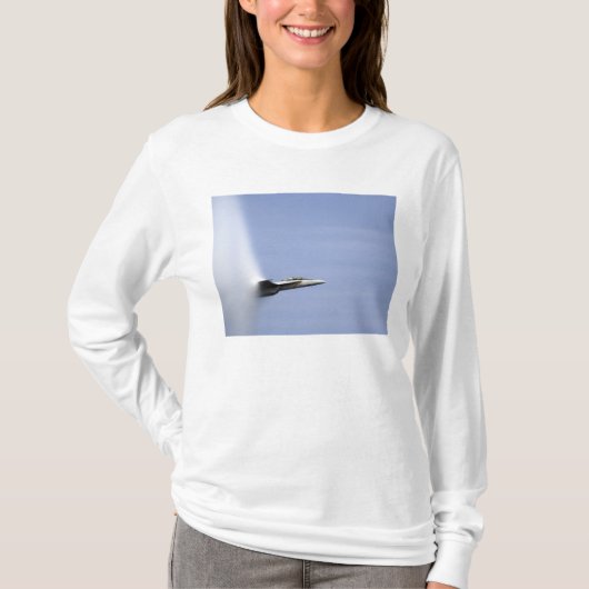 Een F/A-18E Super Hornet bereikt de snelheid van z T-shirt (Voorkant)