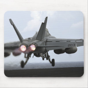 Een F/A-18E Super Hornet-draagraketten Muismat