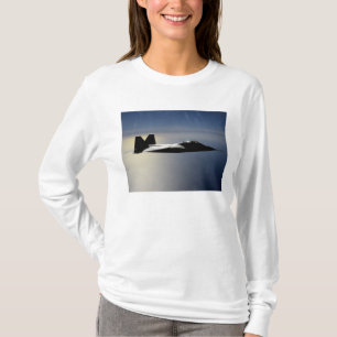 Een F/A-22 Raptor vliegt een opleidingsmissie 2 T-shirt