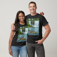 Een familie van ganzen door de Waterval T-Shirt De