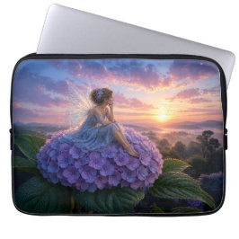 Een fee die de dageraad begroet  laptop sleeve