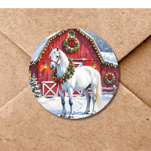 Een feestelijk wit paard en winterschuur Kerstmis Ronde Sticker