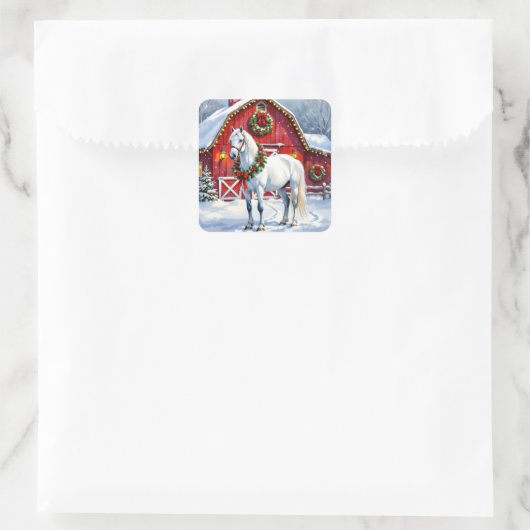 Een feestelijk wit paard en winterschuur Kerstmis Vierkante Sticker (Tas)