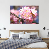 Een festival van roze Sakura bloesem in de lente Canvas Afdruk (Insitu (Slaapkamer))