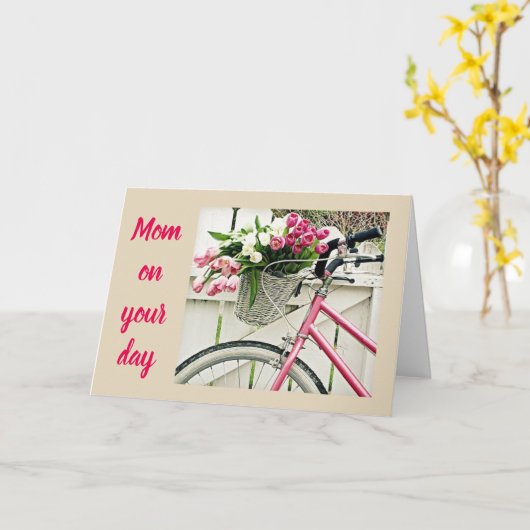 EEN FIETSBLOEMEN-EN-LIEFDE BIJ **MOEDERDAG** KAART (Gele Bloem)