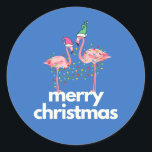 Een Flamingo Christmas Classic ronde Stickers<br><div class="desc">Voor al onze warme weer vrienden daar! Deze Whimsical Flamingo Christmas Classic Stickers zijn speciaal voor jou! Perfecte envelopverbindingen, de stickers van de partijgunst enz. Verkrijgbaar in 2 maten: 1, 5 inch/20 per vel 3 inch/6 per vel Gedrukt op wit zuurvrij papier Levendig full-color, full-bleed printen Krasbestendig voorzijde, eenvoudige peel-and-stick...</div>