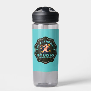 Een flesje drink water met een aantrekkelijke logo waterfles