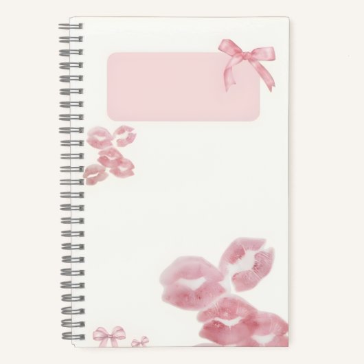 Een fluistering van roze: Lip Prints en bogen Notitieboek (Voorkant)