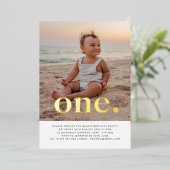 Een foto Eerste Verjaardag Gold Folie Uitnodiging (Staand Voorkant)