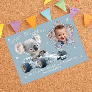 Een Foto Koala In Een Racende Auto Verjaardagskaar Kaart
