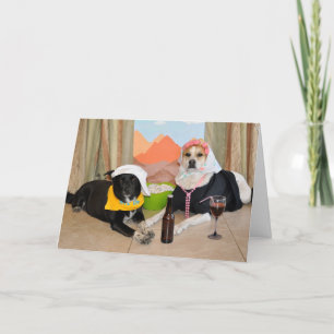 Een foto van 2 honden die zich voordoen als een ju kaart