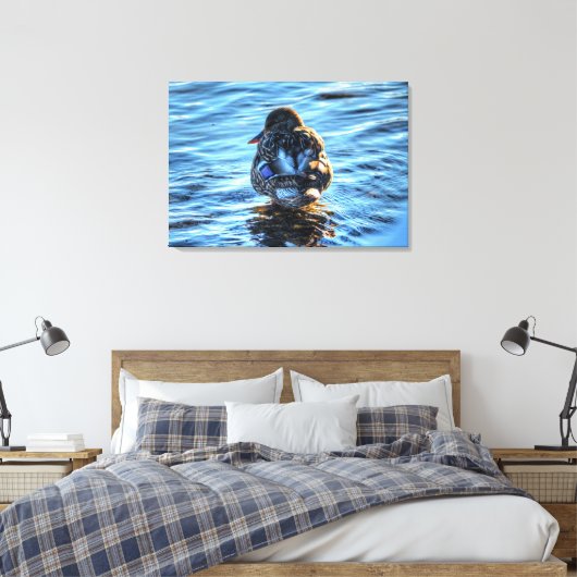 Een foto van een Winter Mallard Fine-Art Wildlife Canvas Afdruk (Insitu (Slaapkamer))