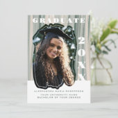 Een foto witte salie groen beige afstuderen studen aankondiging (Staand voorkant)