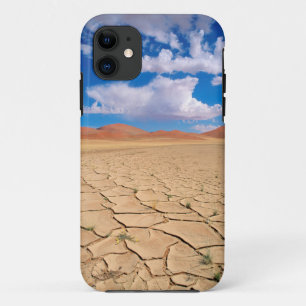 Een gebarsten woestijnvlakte iPhone 11 hoesje