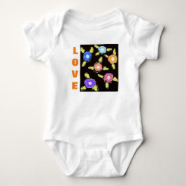 Een gebloemde one-piece voor babymeisjes romper