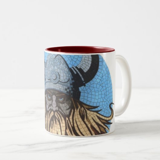 een gecrashte wandelaar op een mok (Voorkant rechts)