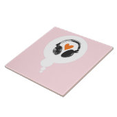 Een gedachtenbel met een hart en een hoofdtelefoon tegeltje (Zijkant)