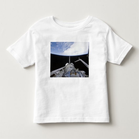 Een gedeeltelijk uitzicht van de knoop van de Tran Kinder Shirts (Voorkant)