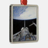 Een gedeeltelijk uitzicht van de knoop van de Tran Metalen Ornament (Rechts)