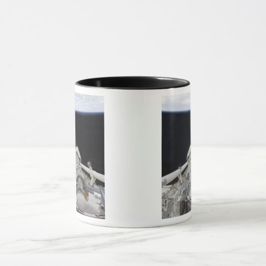 Een gedeeltelijk uitzicht van Space Shuttle Mok (Midden)