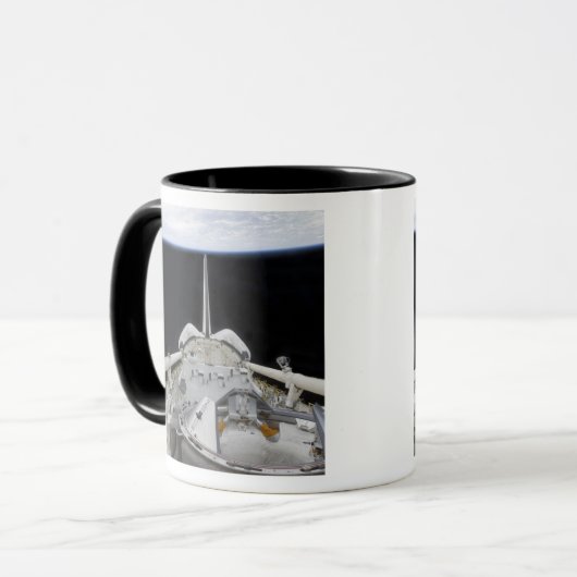 Een gedeeltelijk uitzicht van Space Shuttle Mok (Voorkant links)