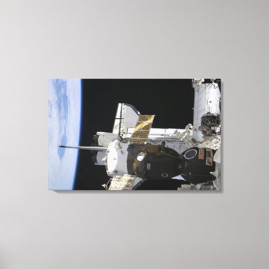 Een gedoceerd Soyuz-ruimtevaartuig Canvas Afdruk (Voorkant)