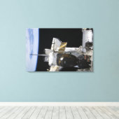 Een gedoceerd Soyuz-ruimtevaartuig Canvas Afdruk (Insitu (Houten vloer))