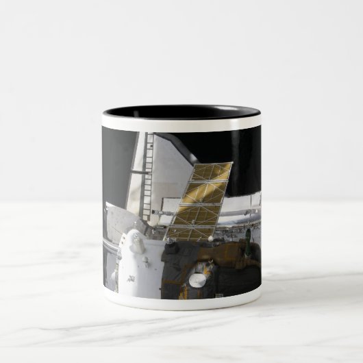 Een gedoceerd Soyuz-ruimtevaartuig Tweekleurige Koffiemok (Center)