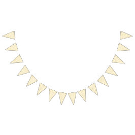 Een geel tapijt met een zich herhalend motief lijk vlaggetjes