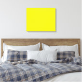 Een geel vierkant gecentreerd op een schone witte canvas afdruk (Insitu (Slaapkamer))