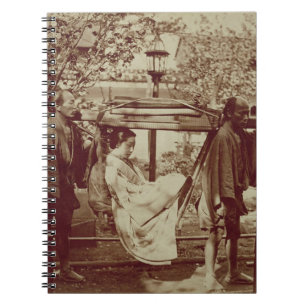 Een geisha die in een nest wordt meegevoerd (foto notitieboek