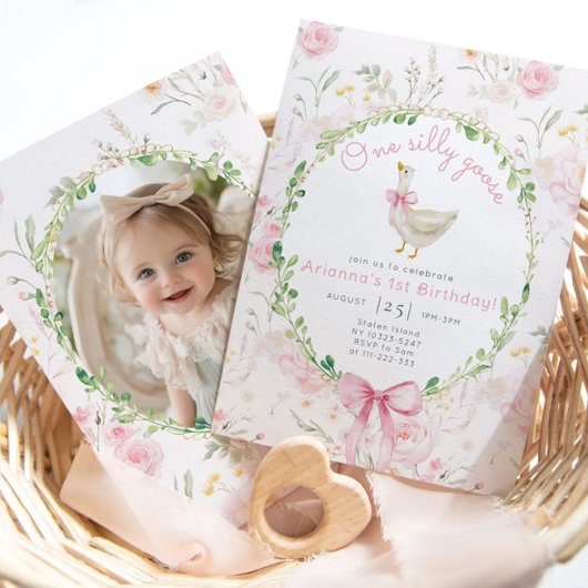 Een Gekke Gans Roze Bow Meisje Foto 1e Verjaardag Kaart