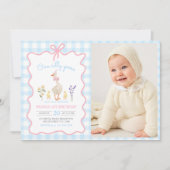 Een Gekke Goose Blue Gingham 1st Birthday Foto Kaart (Voorkant)