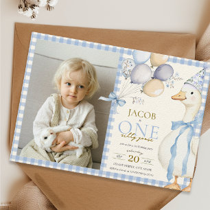 Een Gekke Goose Gingham Blue 1st Birthday Foto Kaart