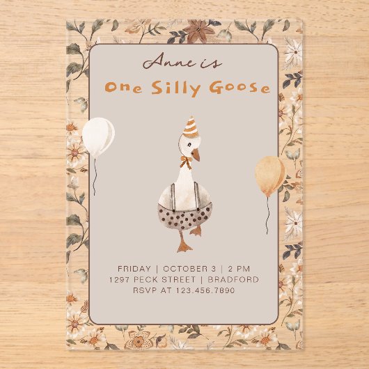 Een Gekke Goose Neutral 1e Verjaardagsfeest Acryl Uitnodigingen (Voorkant)