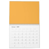 Een gele achtergrond met een kalender (Jan 2027)