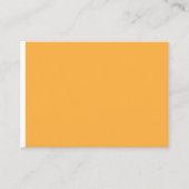 Een gele achtergrond met een plaatskaartje (Voorkant)