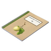 Een gele appel met bladeren gepersonaliseerde comp notitieboek (Linkerzijde)