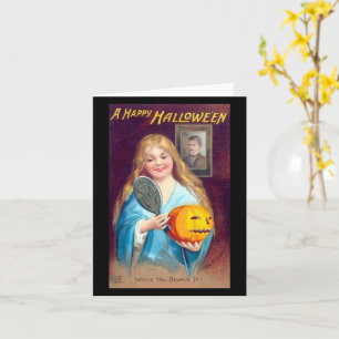 Een Gelukkig Halloween Meisje Borstelt Haar Vintag Kaart
