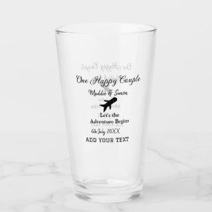 Een gelukkig stel, laten we avontuur beginnen trou glas