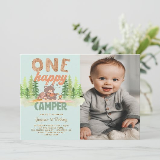 Een gelukkige camper jongen foto 1e verjaardag uit kaart (Staand voorkant)