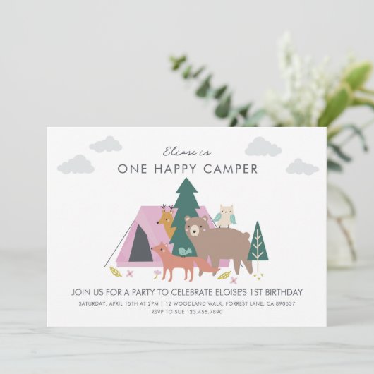Eén gelukkige camper verjaardag Uitnodiging (Staand voorkant)