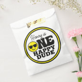 Een gelukkige  gast met een verjaardagsfeest bedankzakje (Gezegeld)