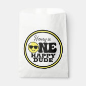 Een gelukkige  gast met een verjaardagsfeest bedankzakje (Voorkant)