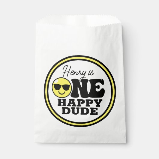 Een gelukkige  gast met een verjaardagsfeest bedankzakje (Voorkant)