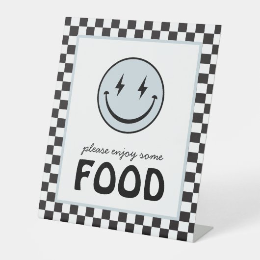 Een gelukkige kerel glimlach gezicht voedselstatio reclamebord met voetstuk (Voorkant)
