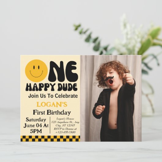 Een gelukkige kerel jongen 1e verjaardag foto uitn kaart (Staand voorkant)