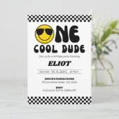 Een gelukkige kerel met een coole kerel die de eer kaart (Staand voorkant)